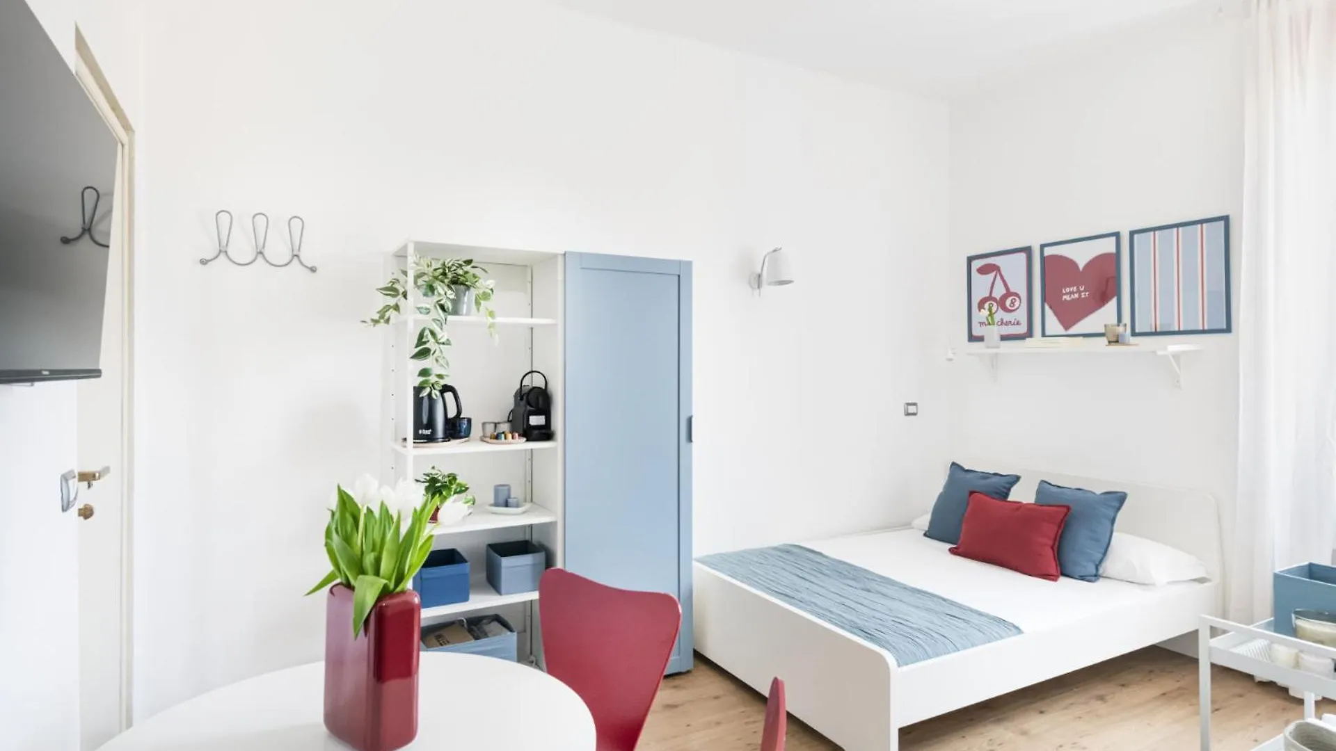 Easylife - Monolocale Esclusivo In Porta Romanaの連絡先